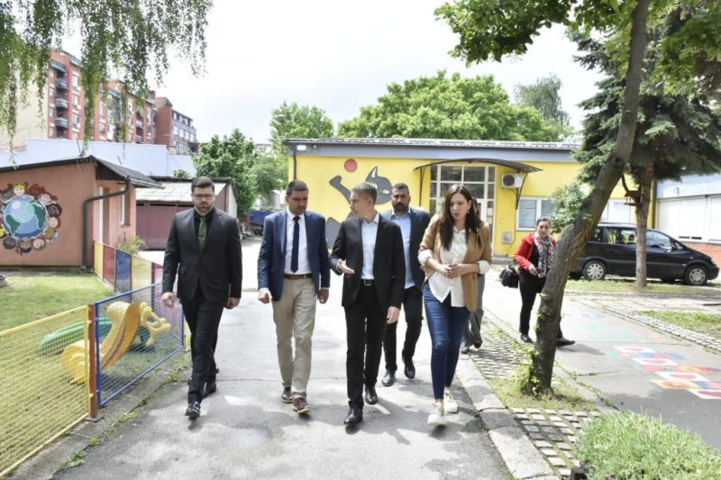 Ministar u poseti obdaništu, foto: Grad Valjevo