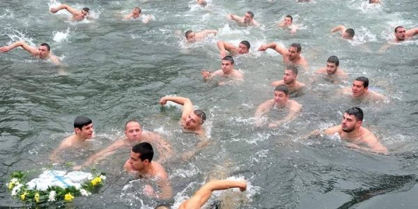 plivanje za casni krst foto dragan krunic