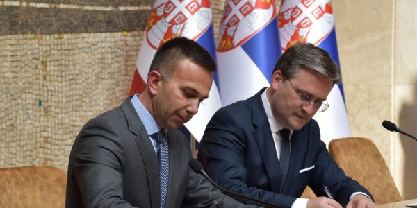 Potpisivanje ugovora, foto: Opština Mionica